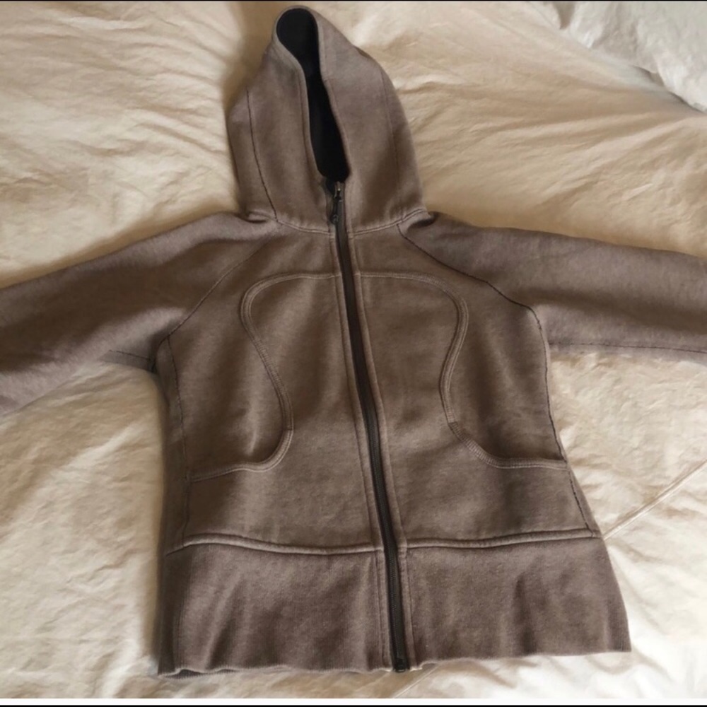 Lululemon Scuba sweatshirt, khaki like new, size 6